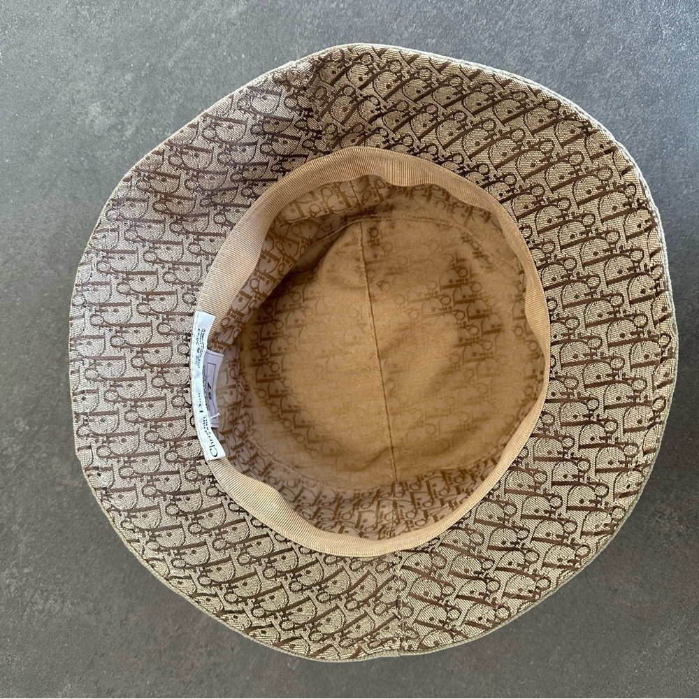 CHRISTIAN DIOR BUCKET HAT REMOVABLE POUCH/COIN PURSE EXCELLENT CONDITION - Picture 5 of 10